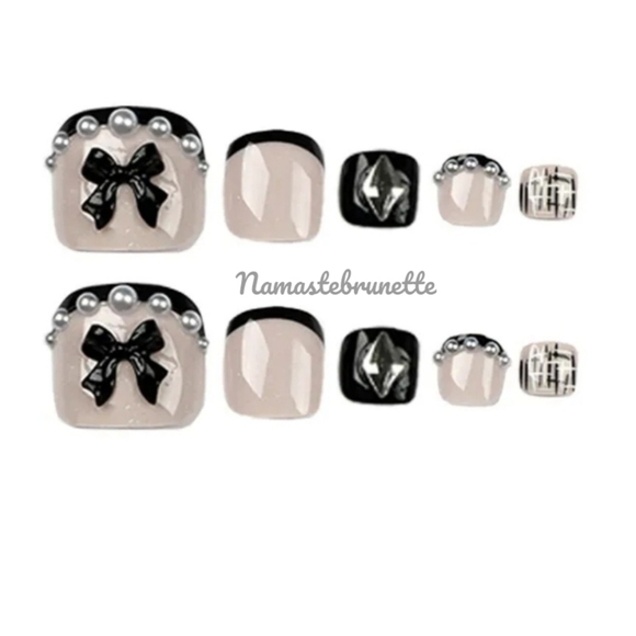 2/$16 3D Bows, Rhinestones, & Pearls Press on Toenails - Picture 4 of 17